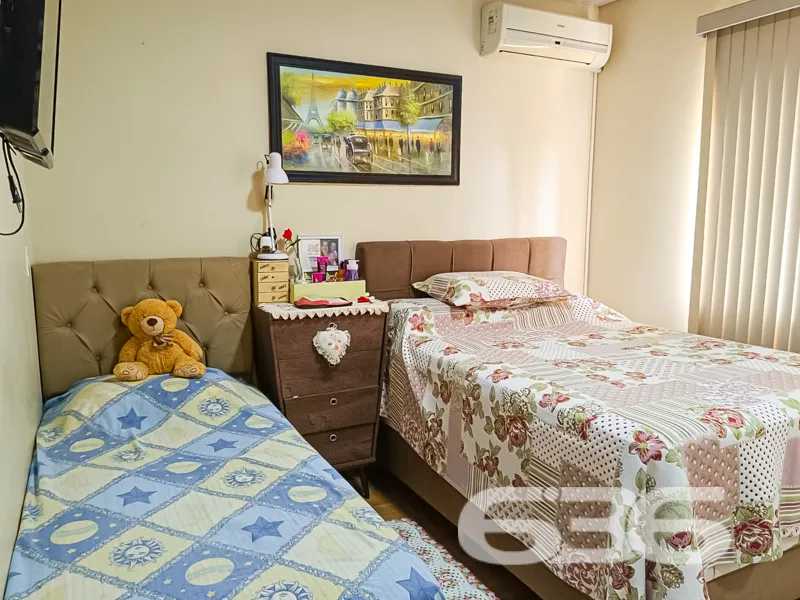 IMÓVEL COM SUÍTE + 2 QUARTOS PERTO DA PRAIA DA SAL