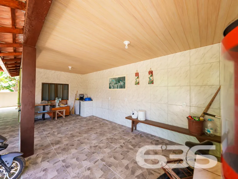 Imagine morar em uma casa térrea, ensolarada e bem