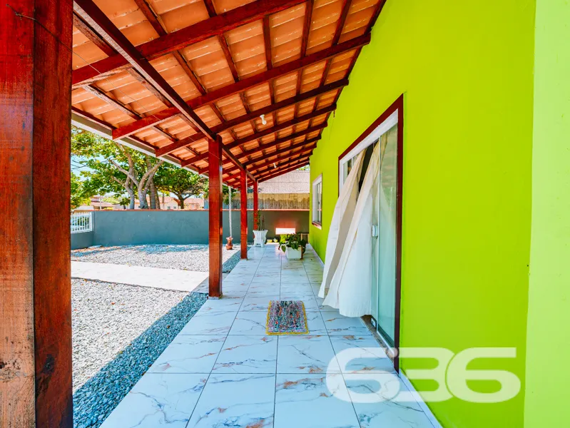 Imagine morar em uma casa térrea, ensolarada e bem