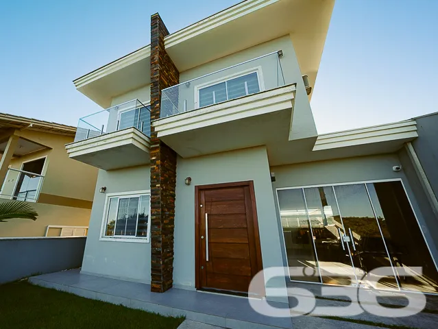 Encante-se com esta residência completa, sofistica