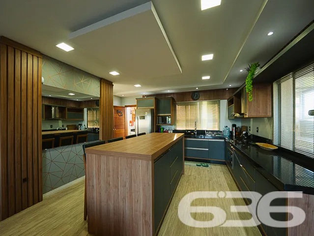 Encante-se com esta residência completa, sofistica