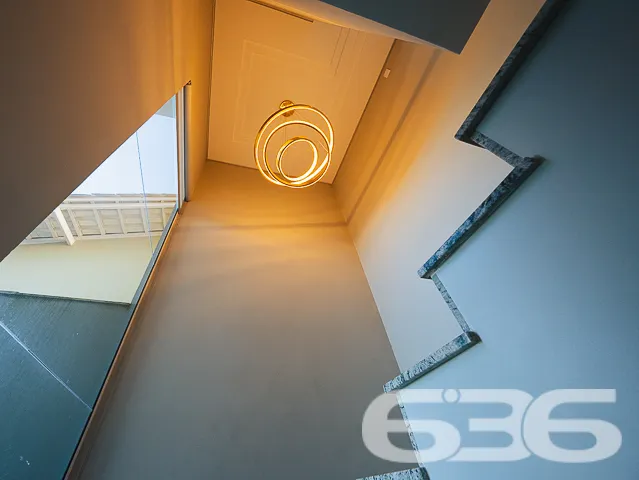 Encante-se com esta residência completa, sofistica