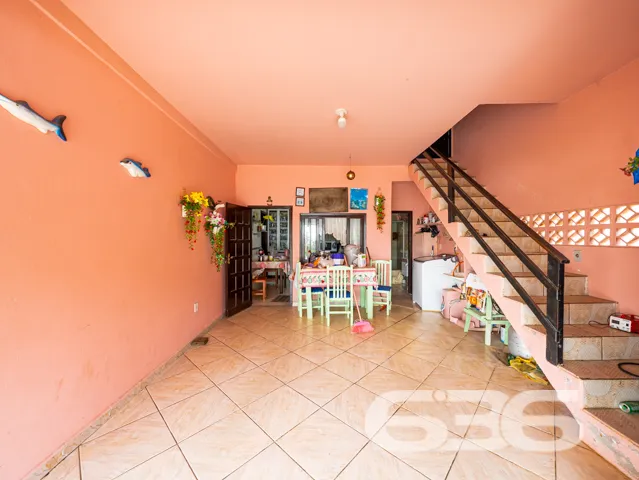 Oportunidade Única! Encantadora Residência Térrea