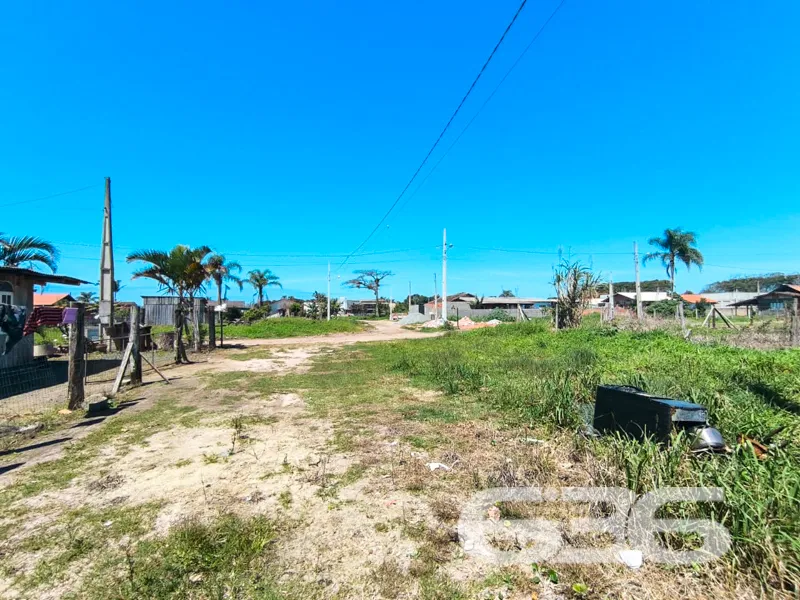 INVISTA NESTE TERRENO NO BAIRRO SALINAS, EM BALNEÁ
