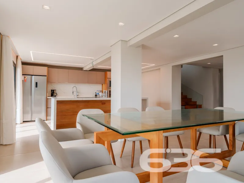 SOBRADO FRENTE AO MAR EM BALNEÁRIO BARRA DO SUL!

