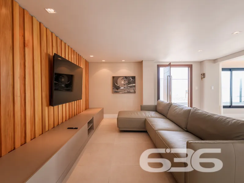 SOBRADO FRENTE AO MAR EM BALNEÁRIO BARRA DO SUL!

