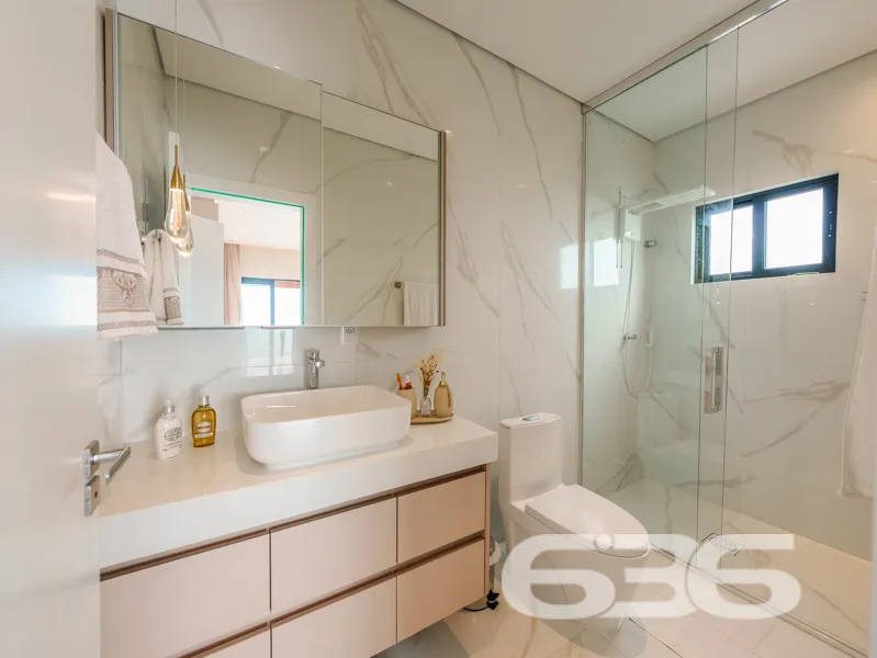 SOBRADO FRENTE AO MAR EM BALNEÁRIO BARRA DO SUL!

