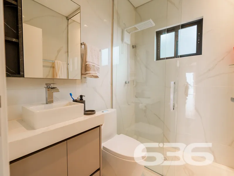 SOBRADO FRENTE AO MAR EM BALNEÁRIO BARRA DO SUL!

