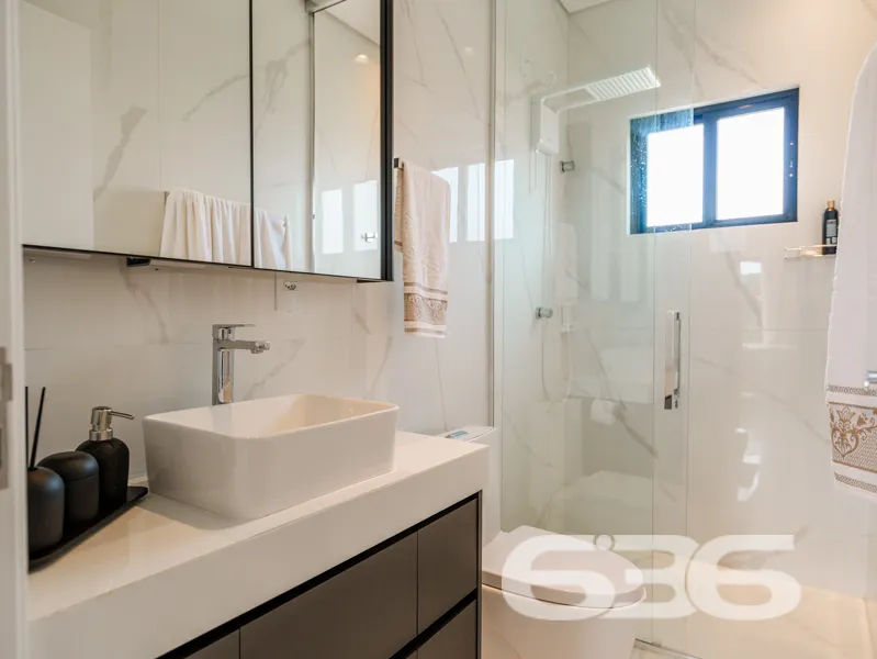 SOBRADO FRENTE AO MAR EM BALNEÁRIO BARRA DO SUL!

