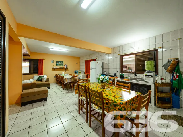 BELÍSSIMO IMÓVEL, com vista panorâmica para o mar 