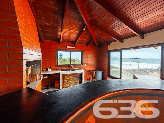 BELÍSSIMO IMÓVEL, com vista panorâmica para o mar 