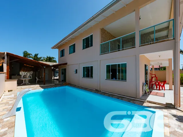 AMPLO SOBRADO À VENDA COM 2 SUÍTES + 4 DORMITÓRIOS