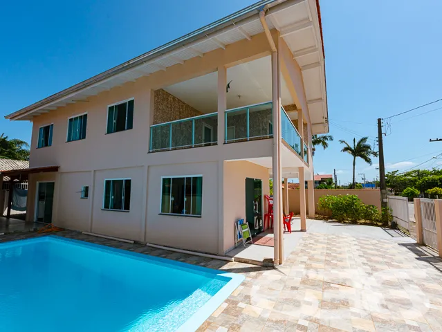 AMPLO SOBRADO À VENDA COM 2 SUÍTES + 4 DORMITÓRIOS