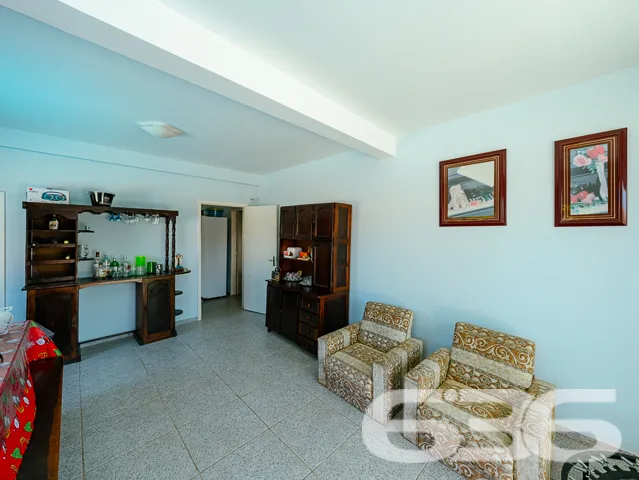 AMPLO SOBRADO À VENDA COM 2 SUÍTES + 4 DORMITÓRIOS