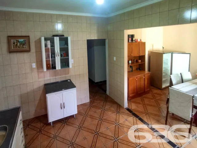 CASA COM 7 QUARTOS EM BALNEÁRIO BARRA DO SUL, SANT