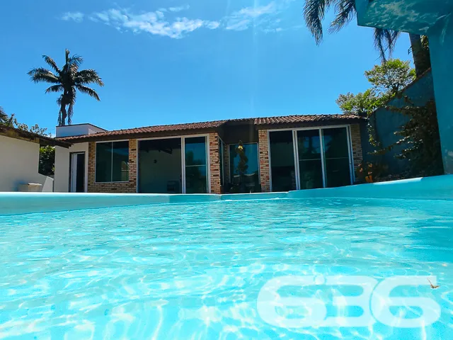 Paraíso à Beira da Lagoa em Balneário Barra do Sul