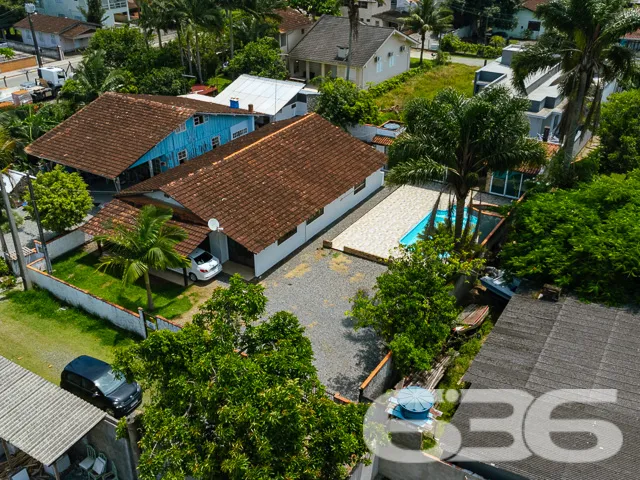 Paraíso à Beira da Lagoa em Balneário Barra do Sul