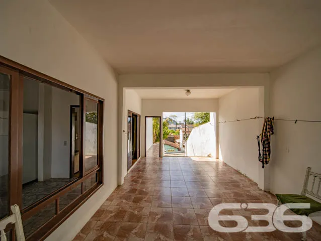 CASA EM ALVENARIA COM 5 QUARTOS, NO BAIRRO GUANABA