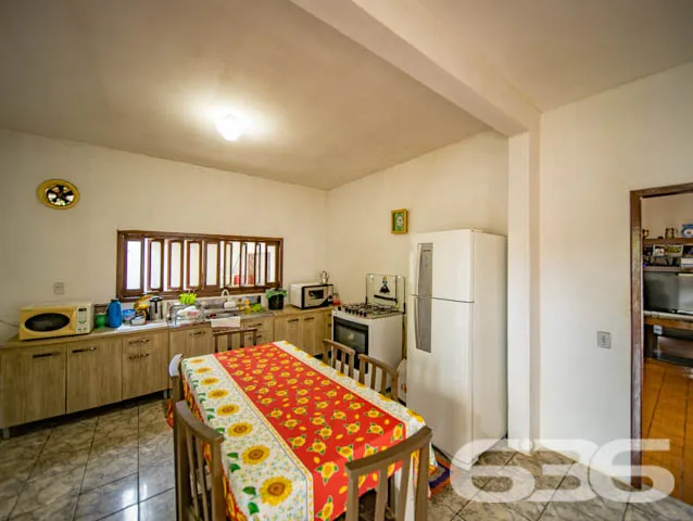 CASA EM ALVENARIA COM 5 QUARTOS, NO BAIRRO GUANABA