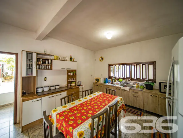 CASA EM ALVENARIA COM 5 QUARTOS, NO BAIRRO GUANABA