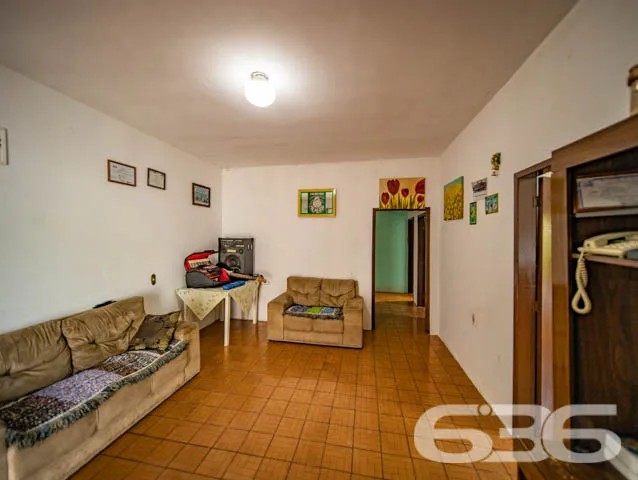 CASA EM ALVENARIA COM 5 QUARTOS, NO BAIRRO GUANABA