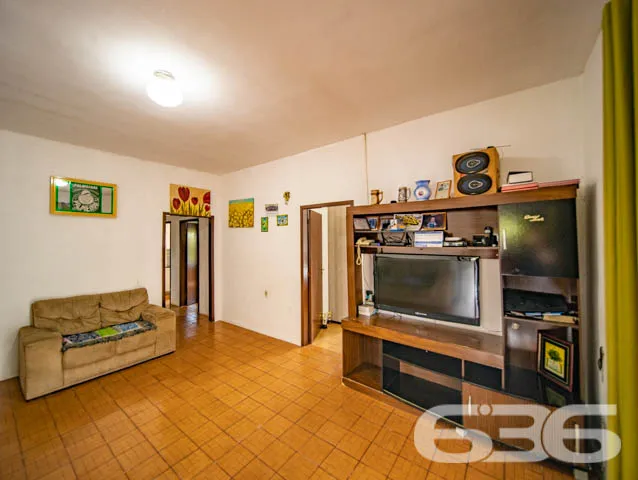 CASA EM ALVENARIA COM 5 QUARTOS, NO BAIRRO GUANABA