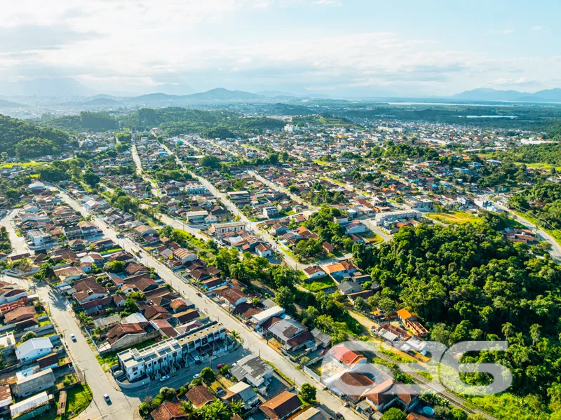 Oportunidade Ășnica no bairro Paranaguamirim, em J