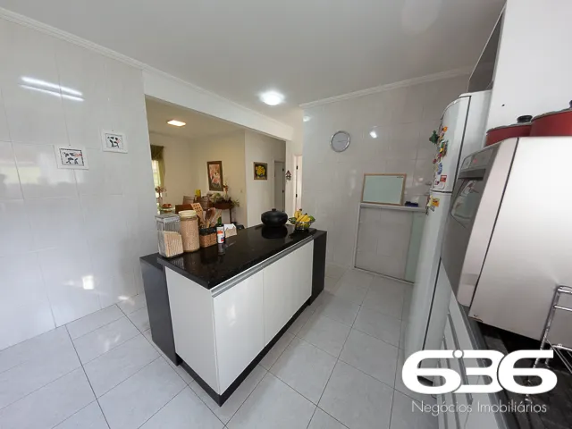 ESPLENDIDA RESIDÊNCIA NO BAIRRO ANITA GARIBALDI, J