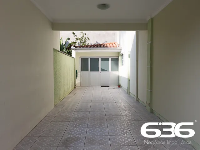 ESPLENDIDA RESIDÊNCIA NO BAIRRO ANITA GARIBALDI, J