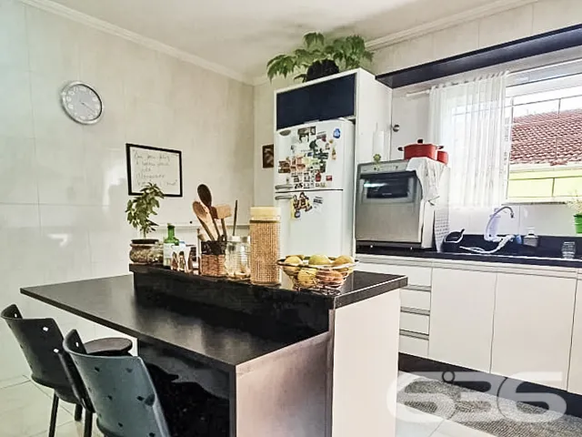 ESPLENDIDA RESIDÊNCIA NO BAIRRO ANITA GARIBALDI, J