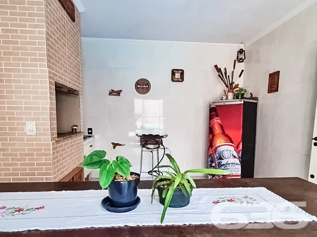 ESPLENDIDA RESIDÊNCIA NO BAIRRO ANITA GARIBALDI, J