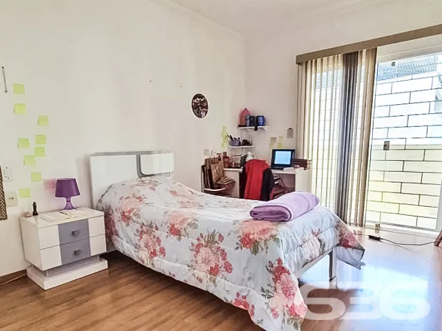 ESPLENDIDA RESIDÊNCIA NO BAIRRO ANITA GARIBALDI, J