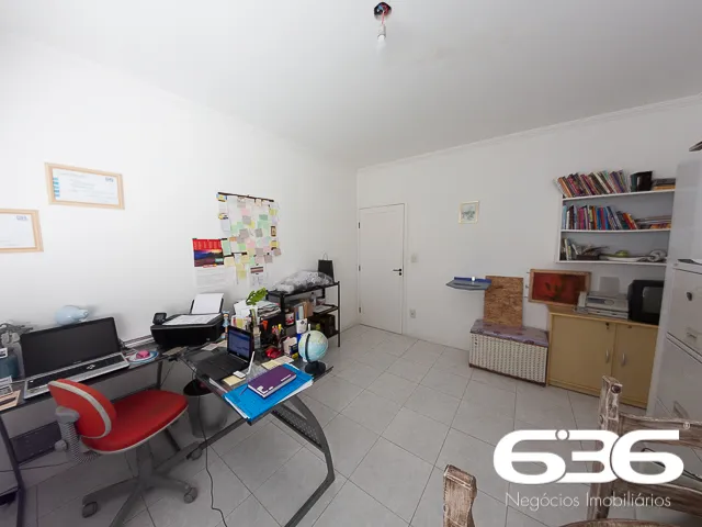 ESPLENDIDA RESIDÊNCIA NO BAIRRO ANITA GARIBALDI, J