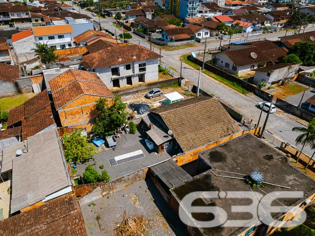 VENDE-SE TERRENO AMPLO NO BAIRRO AVENTUREIRO - ACE