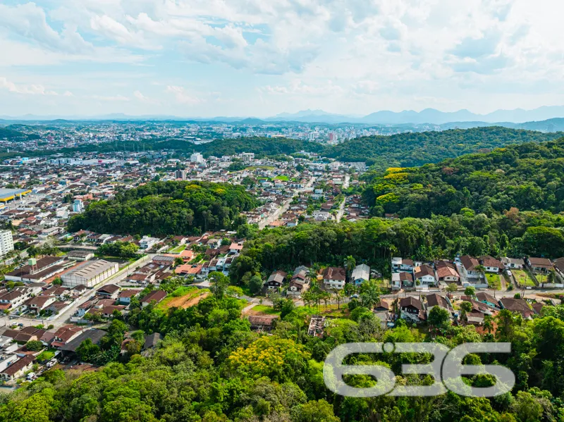 Terreno à venda no bairro Boa Vista, em Joinville/
