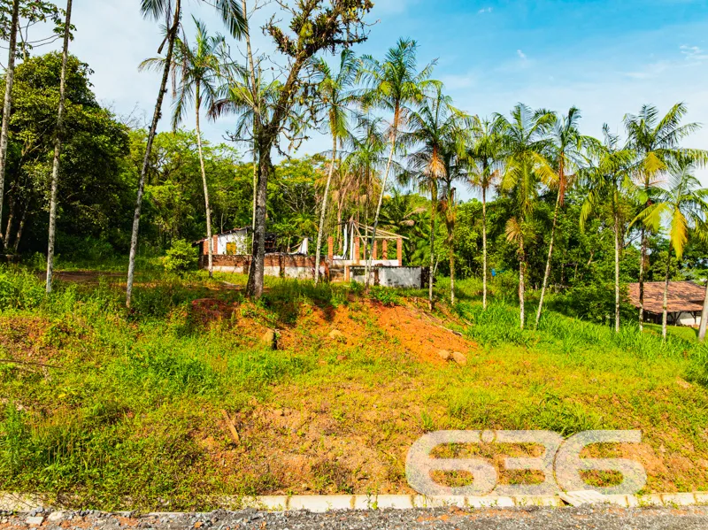 Terreno à venda no bairro Boa Vista, em Joinville/