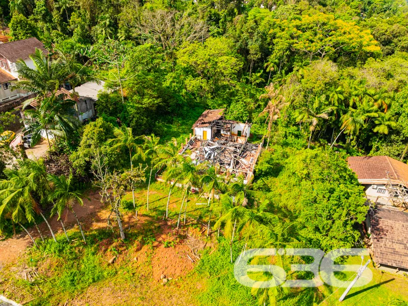 Terreno à venda no bairro Boa Vista, em Joinville/