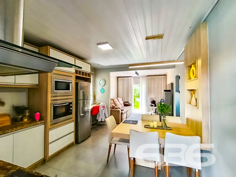 Oportunidade Única: Residência à Venda no Itaum, J