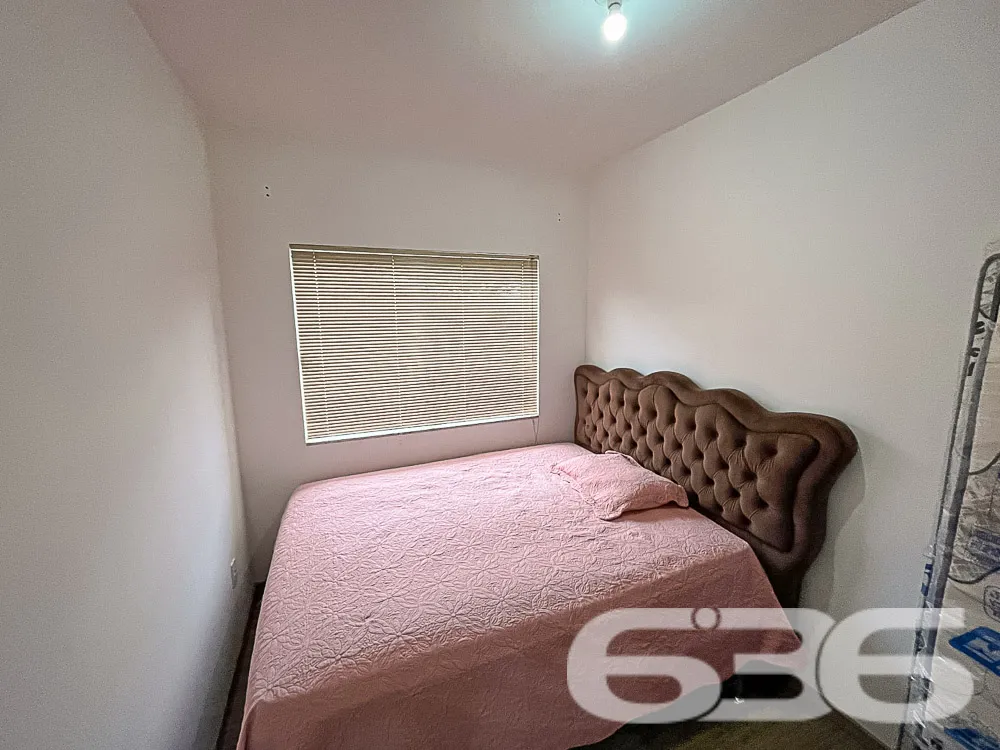 Apresentamos este lindo imóvel geminado térreo, lo