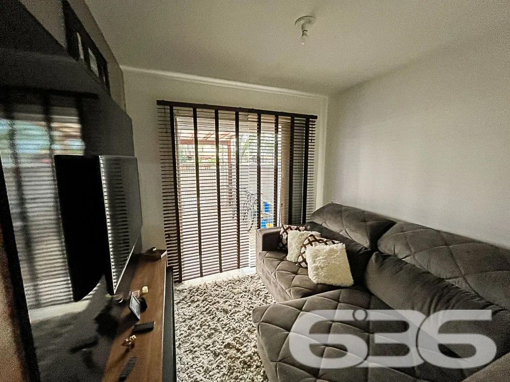 Apresentamos este lindo imóvel geminado térreo, lo