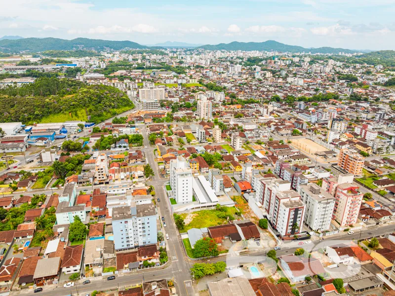 Terreno Plano à Venda no Bairro Costa e Silva, Joi