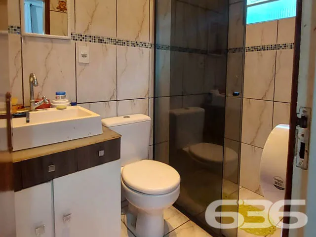 AMPLA RESIDÊNCIA COM 254m² DE ÁREA CONSTRUÍDA

Se 