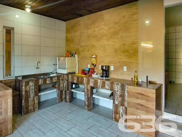 AMPLA RESIDÊNCIA COM 254m² DE ÁREA CONSTRUÍDA

Se 