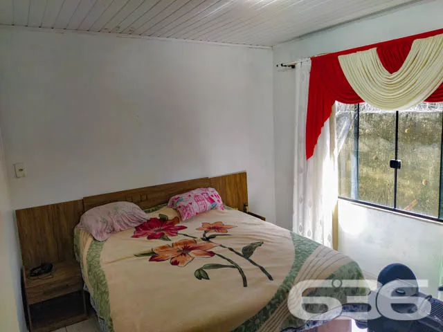 AMPLA RESIDÊNCIA COM 254m² DE ÁREA CONSTRUÍDA

Se 