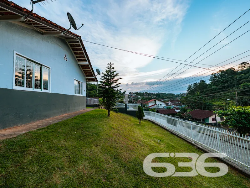 Oportunidade em Joinville! Casa térrea em terreno 