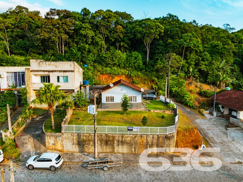 Oportunidade em Joinville! Casa térrea em terreno 