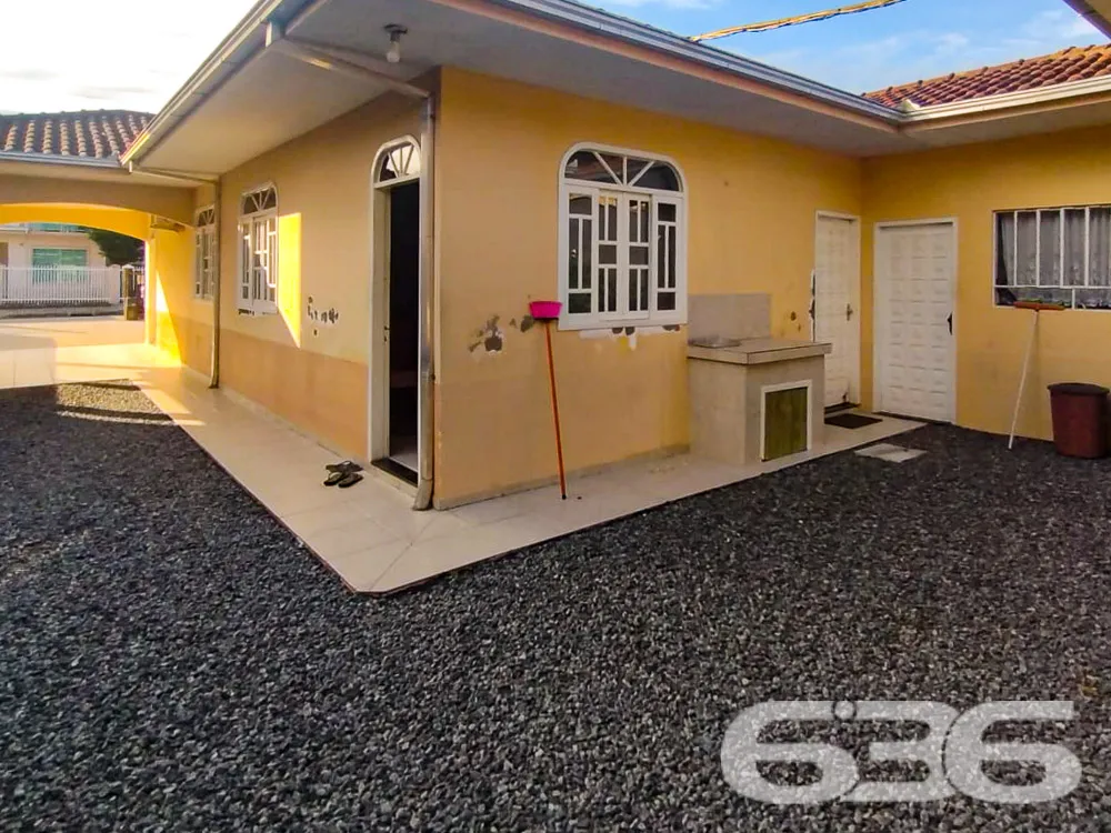 CASA COM SUÍTE + 2 DORMITÓRIOS NO BAIRRO IRIRIÚ 
E