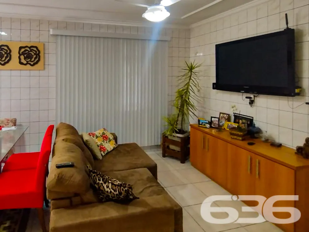 CASA COM SUÍTE + 2 DORMITÓRIOS NO BAIRRO IRIRIÚ 
E