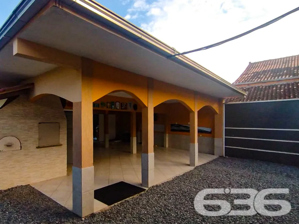 CASA COM SUÍTE + 2 DORMITÓRIOS NO BAIRRO IRIRIÚ 
E