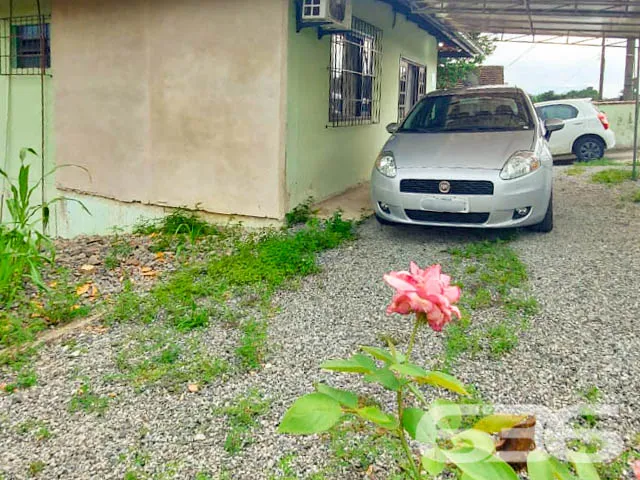 VENDE-SE IMÓVEL COM 3 DORMITÓRIOS NO BAIRRO PETRÓP